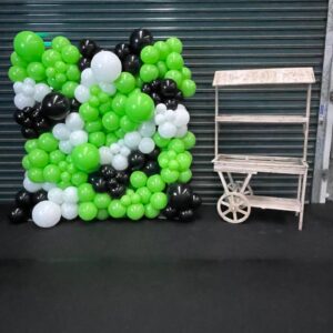 Balloon wall